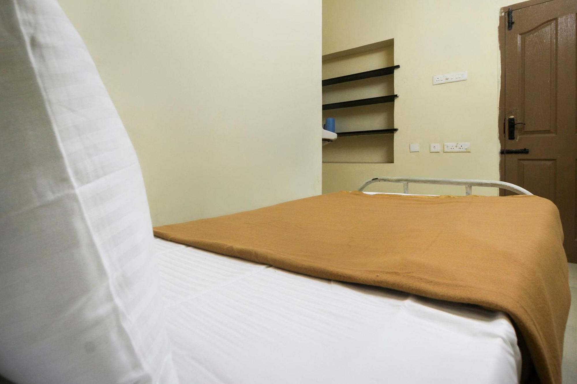 Spot On Jayalakshmi Residency Non Ac Hotel Kovilpatti Buitenkant foto
